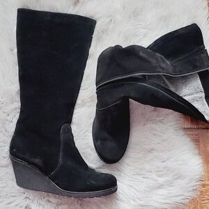 La Canadienne Rare Edition  Waterproof Suede Wedge Boots w Fur Interior- Size 10
